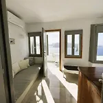 Lioyerma Cave Villa2 With Private Hot Tub Oia
