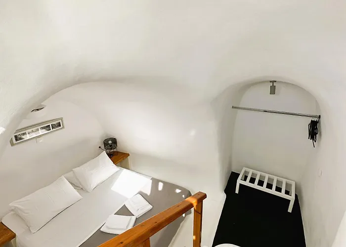 Lioyerma Cave Villa2 With Private Hot Tub