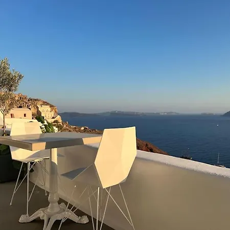 Lioyerma Cave Villa2 With Private Hot Tub Oia (Santorini)