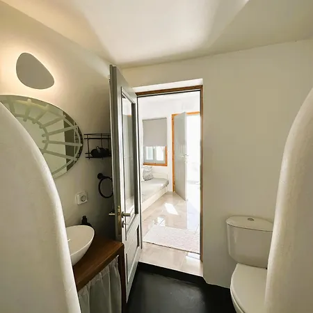 Lioyerma Cave Villa2 With Private Hot Tub * Oia